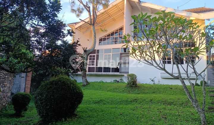 Rumah Villa dengan View Cantik di Dago Pakar Bandung