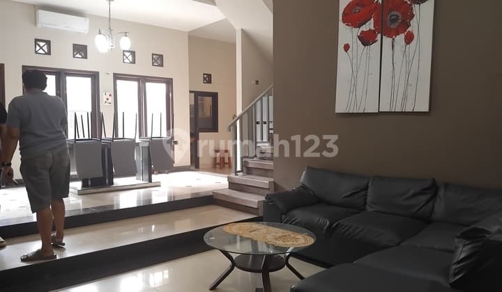 House for Sale Near Campus&Highway