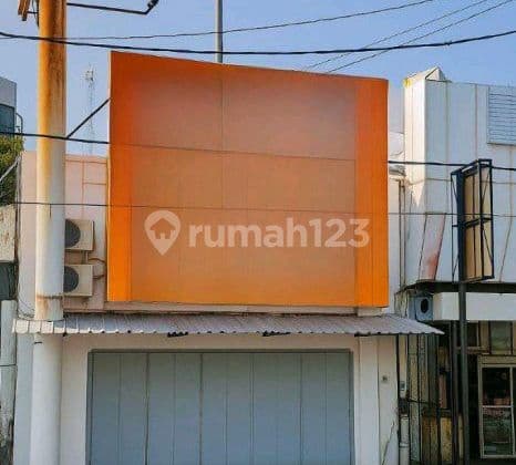 Affordable Shop House in the City Center Suitable for Cafe in Central Semarang