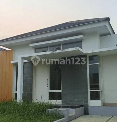 Rumah Sewa Bagus Lingkungan Sejuk Murah di BSB Semarang