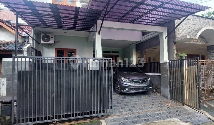 Rumah 2 Lt Nyaman Terawat Di Bekasi 5 Mnt Ke Stasiun Lrt Cikunir
