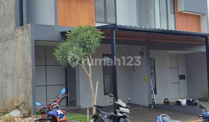 Rumah 2 Lantai Dalam Cluster Nyaman Pinggir Jalan Dipengasinan Depok