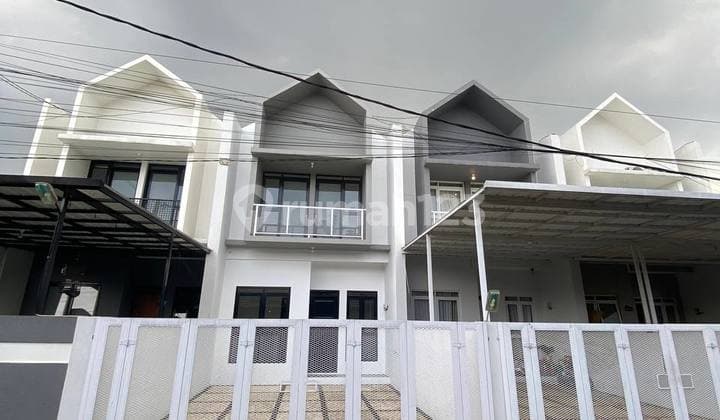 Rumah 2 Lantai Siap Huni, Aman Dan Nyaman Di Lokasi Strategis Arcamanik Kota Bandung