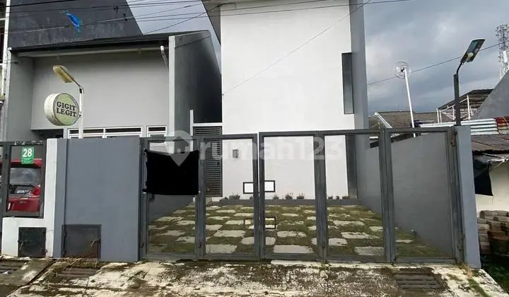 Rumah Siap Huni, Minimalis Dan Strategis Di Cisaranten Arcamanik Kota Bandung