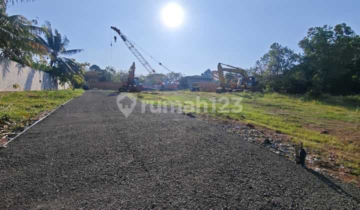 DIJUAL TANAH SUPER LUAS DI JALAN KAMPUNG MELAYU RAYA (DEKAT BANDARA SOEKARNO)