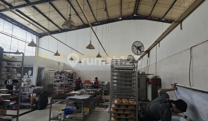 Pabrik Kue Siap Usaha di Cibaduyut - Lokasi Strategis