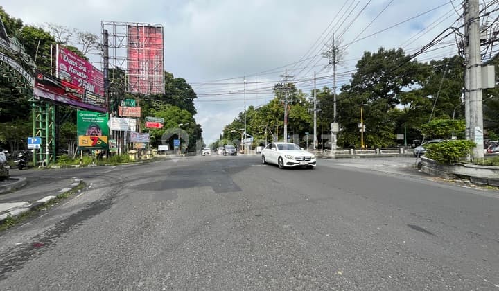 Pintu Tol Mulai Bangun, Dekat UGM, UNY: 183 m2