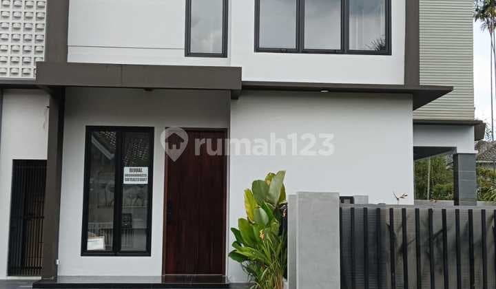 Rumah Hook Fully Furnished Mewah Nyaman, Kolam Renang
