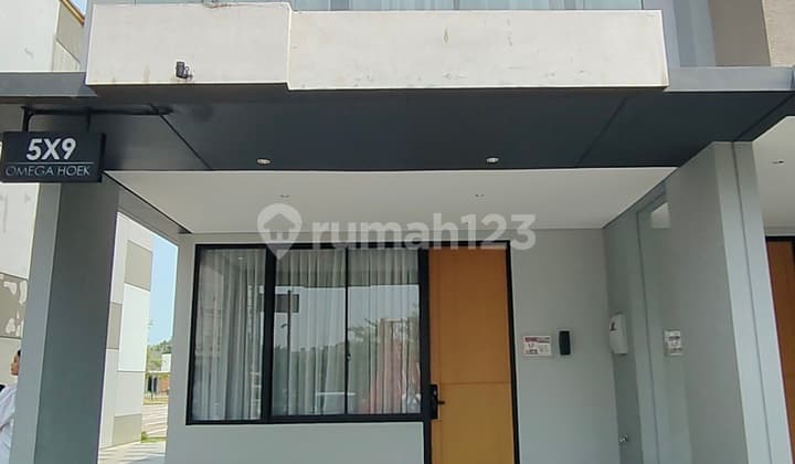 Type Omega Wider In Casa Montana, a New Modern, Minimalist Home with a Dynamic "Back to Nature" Environment.