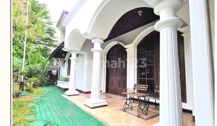Rumah Asri Dan Luas , Banyak Kamar Daerah Cipete Selatan Jakarta Selatan