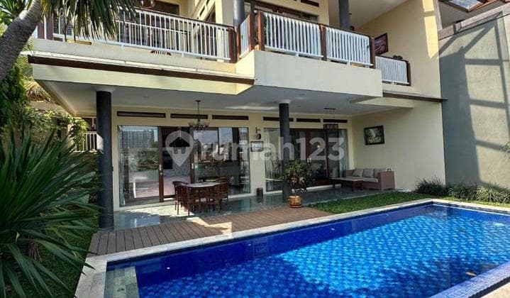 Rumah Mewah Full Furnished Di Area Ciumbuleuit