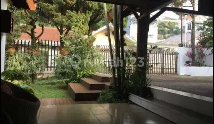 Jual Murah Rumah Halaman Luas di Area Dago Kota Bandung