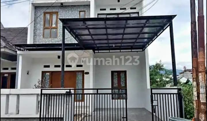 Rumah 2 Lantai Minimalis Siap Huni Semi Furnished di Arcamanik