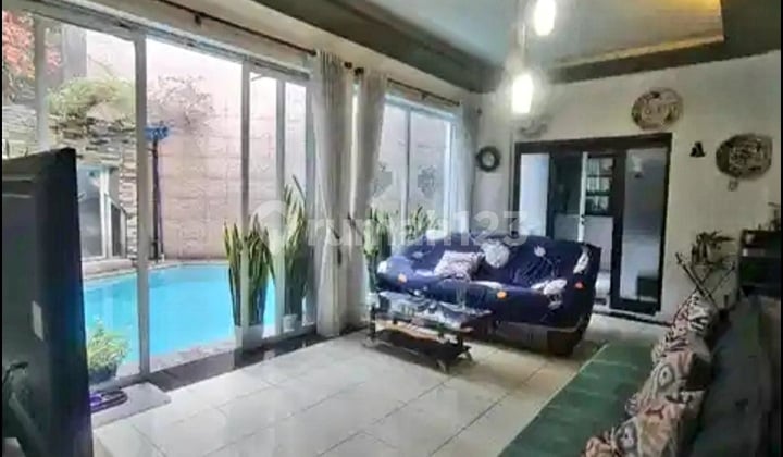 Rumah Siap Huni, Swimming Pool Strategis Sayap Suci Supratman