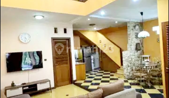 Rumah Mewah Fully Furnished Siap Huni di Komplek Kawaluyaan Indah