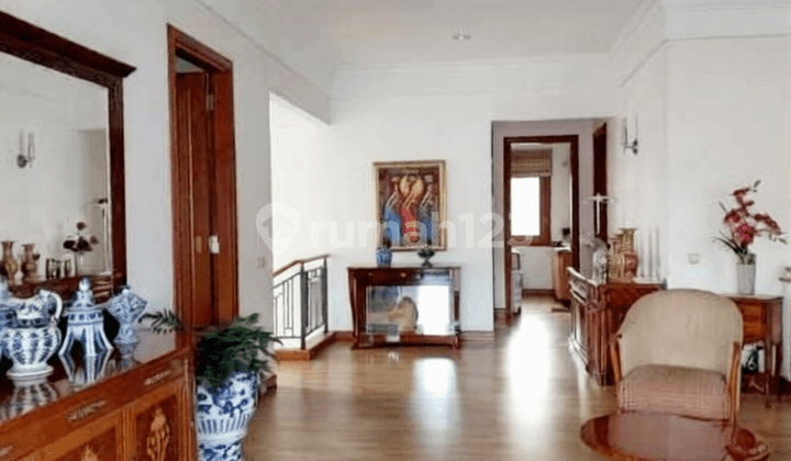 Rumah Mewah Terawat Siap Huni Area Elite di Komplek Batununggal