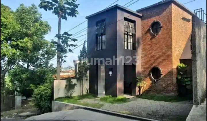Rumah Minimalis Siap Huni Strategis di Bukit Pakar Sayap Dago