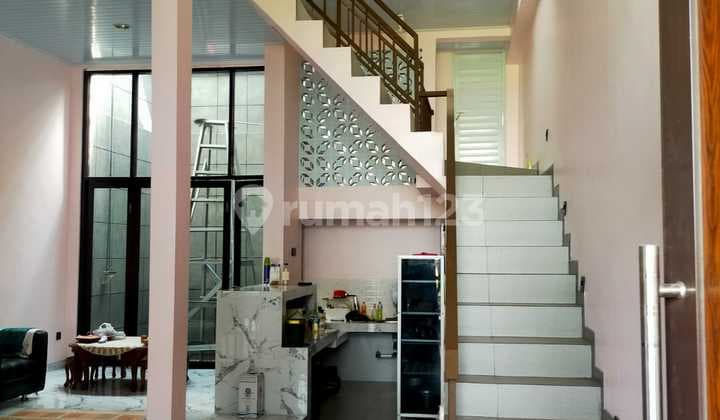 Rumah Minimalis 2,5 Lantai Siap Huni di Pinus Regency Soeta