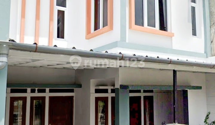 Rumah 3 Lantai Terawat Minimalis Siap Huni di Antapani