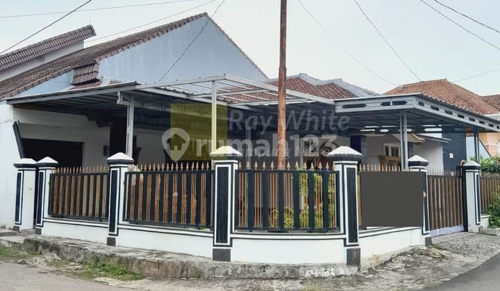 Dijual rumah way halim halaman luas muat 7 mobil