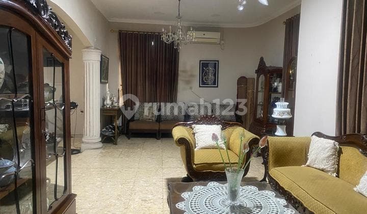For Sale: Nice 2-Story House in Vila Melati Mas, Strategic Location by the Road