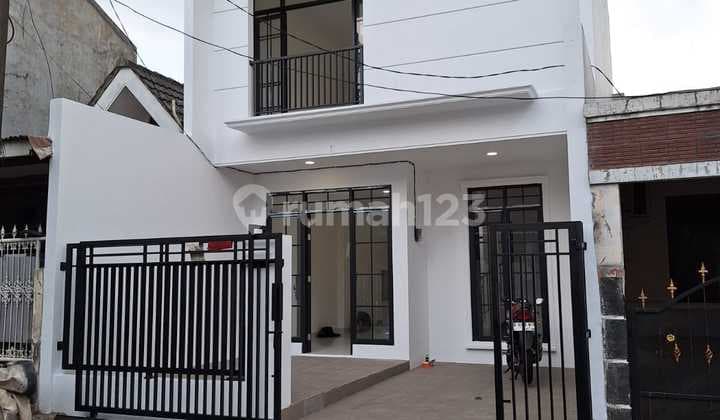 Dijual Rumah Bagus 2 Lantai Bonus Kitchen Set Mewah Kencana Loka 12.5 - BSD