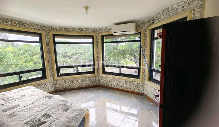 For Rent: Women's Boarding Room in Meadow Green Lippo Cikarang