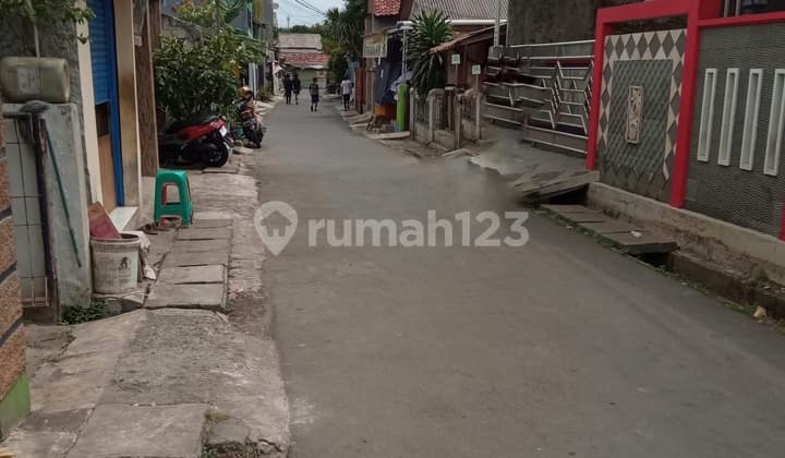 Land 1,470 m² East Bekasi, Location Near Public Facilities