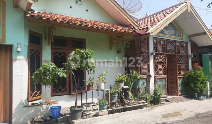 For Sale, Only 600 Million, 5-Bedroom House in Tegalegal City
