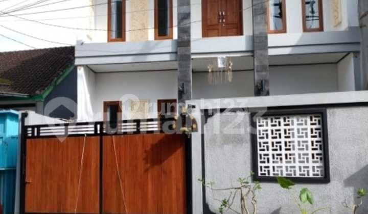 For Lease Bro, Rumah 2 Lantai dengan 3 Kamar Tidur di Denpasar Barat Dekat Dekat ke Pantai Petitenget