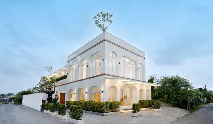 Leasehold 25 Years, Luxury Villa In Cemagi: A Private Sanctuary Where Modern Design Meets Natural Beauty セマギの豪華ヴィラ:モダンなデザインと自然の美しさが融合したプライベートなサンクチュアリ。