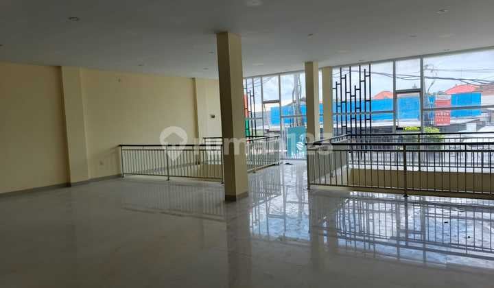 For Sale, 3-Story Ruko in the Main Provincial Road of West Denpasar, Suitable for Office, Clinic, Pet Shop, Transit Warehouse, Building Materials Store, PVC Distributor