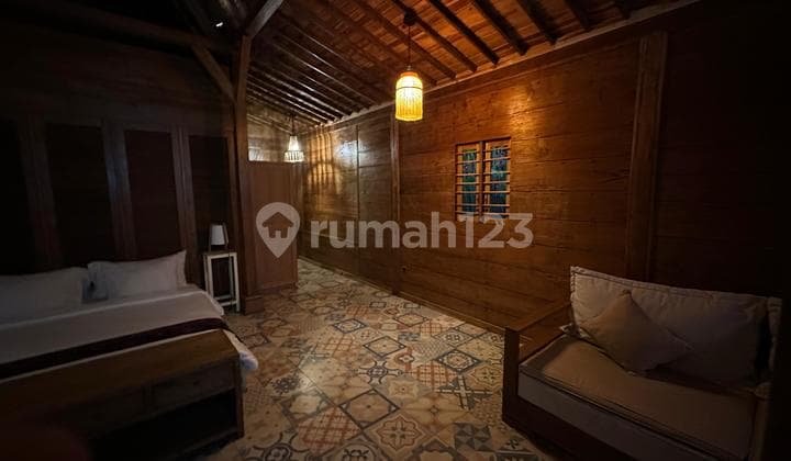 1 Bedroom Villa With Traditional Nuances. The Villa Is Designed In A Classic Joglo Style, With A High and Spacious Roof, and Simple Yet Elegant Decor.