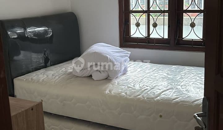 Rumah 5 Tempat Tidur Lokasi Super Premium di Tibubeneng Canggu