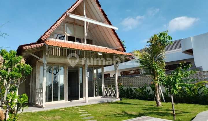 For Lease, Lovely 1Br Wooden Villa in Pererenan with Huge Grass Area