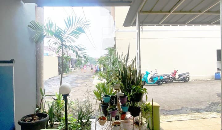 Rumah Lengkap, Tinggal Masuk, 600 Meter Gerbang Tol di Ciputat