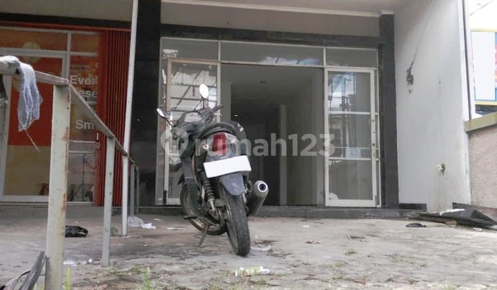 Ruko 3 Lantai Baru Renovasi Dekat Toll dan Stasiun KRL di Ciputat