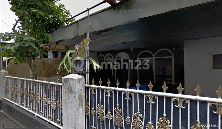 Rumah Masih Dihuni Hitung Tanah, 900 Meter ke Balai Sudirman