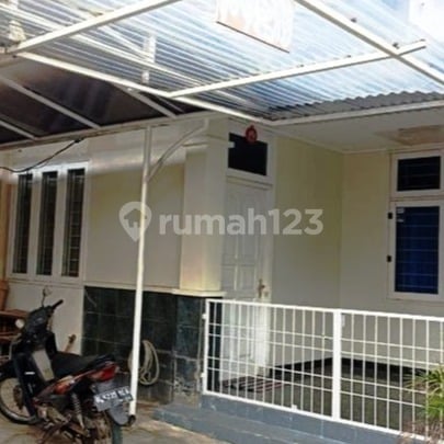 Rumah Sewa 2 Lantai Dekat Stasiun Kebayoran Lama, Jakarta Selatan