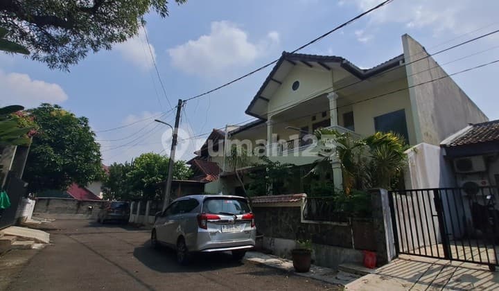 Rumah 2 Lantai Dekat Bintaro Plasa, Tangerang Selatan