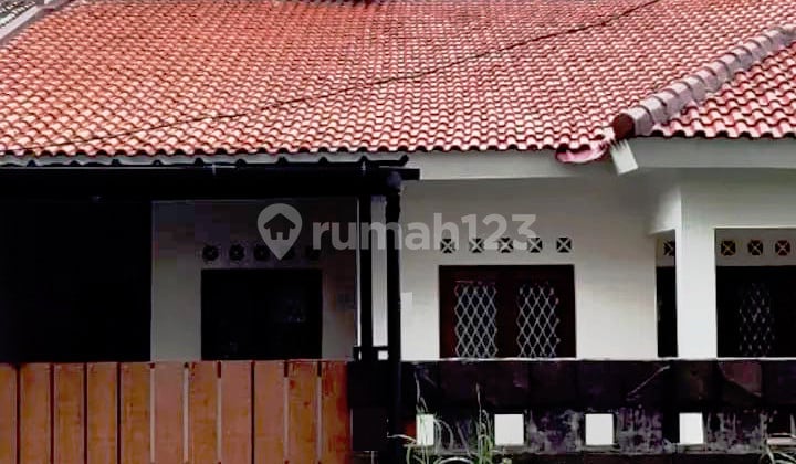2-Story House Near Bintaro Plaza and Station, South Tangerang