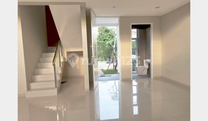 Rumah Baru 4Br Dekat Gerbang Toll dan Stasiun MRT Fatmawati