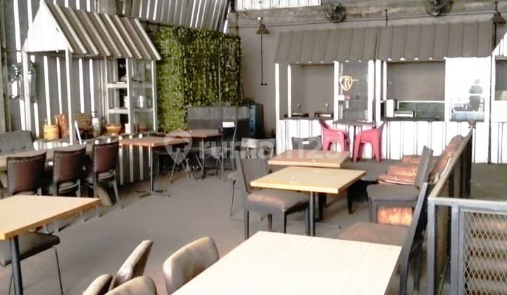 Ruang Usaha Pinggir Jalan, Furnish, Dekat Stasiun, Ciputat Timur