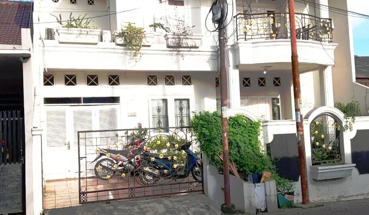 Rumah 2 Lantai 2 Carport Dekat Bintaro Plasa dan Stasiun, Tangsel