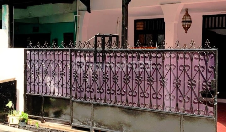 Rumah 2 Lantai 2 Kilometer Stasiun MRT dan Rs Fatmawati, Cilandak