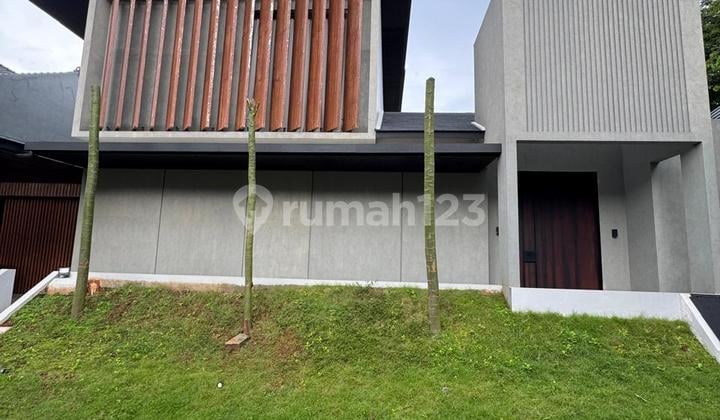 Rumah dengan Desain Modern Siap Huni di Puri Bintaro