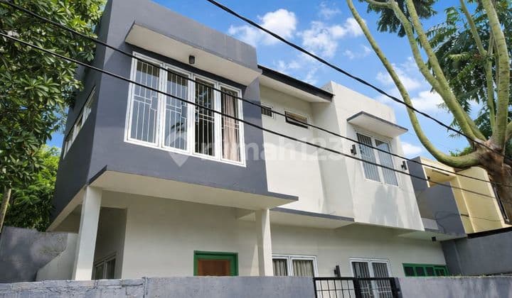 For Sale Comfortable Modern House Bintaro Sector Jl. Kucica