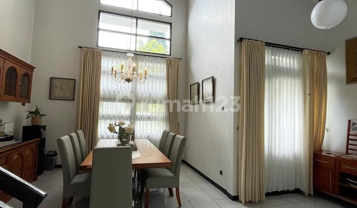 Disewakan Rumah Mewah Siap Isi di Kiputih Ciumbuleuit