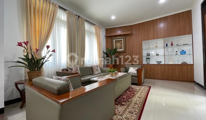 Disewakan Rumah Mewah Siap Isi di Kiputih Ciumbuleuit