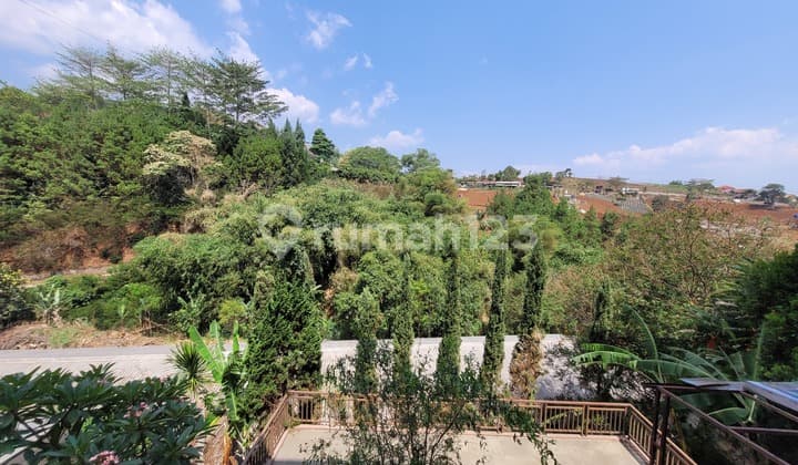 Disewakan Rumah Mewah Elite Siap Huni di Dago Pakar